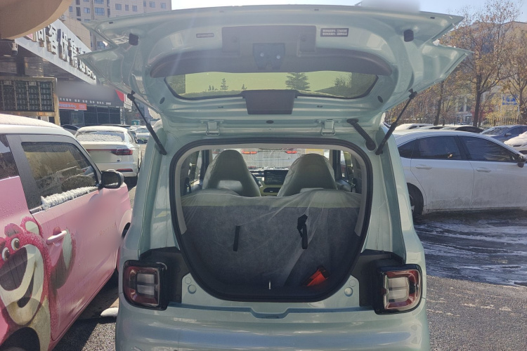 吉利银河 2024款 熊猫mini 200km 耐力熊机舱底盘23