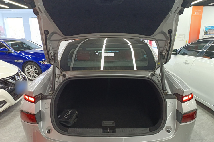 小鹏P7 2023款 P7i 702 Max机舱底盘23