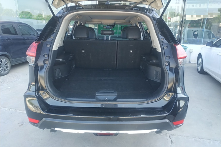 日产 奇骏 2020款 2.0L XL Premium CVT 2WD智联尊享版中控内饰23