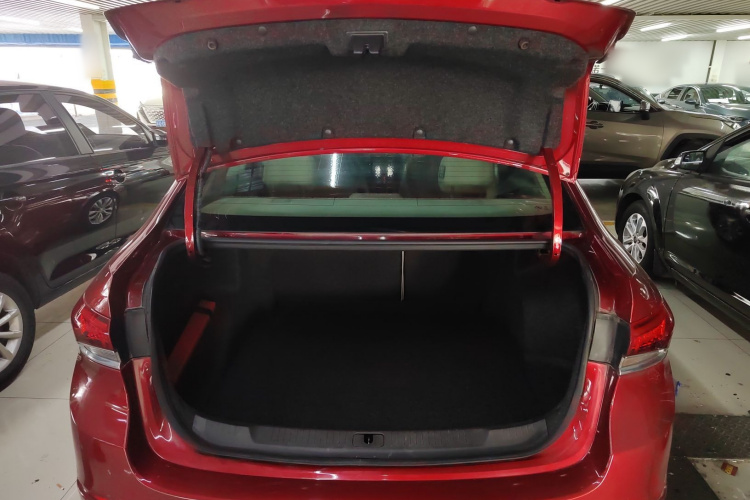 别克 英朗 2018款 15T 手动精英型 国V机舱底盘23