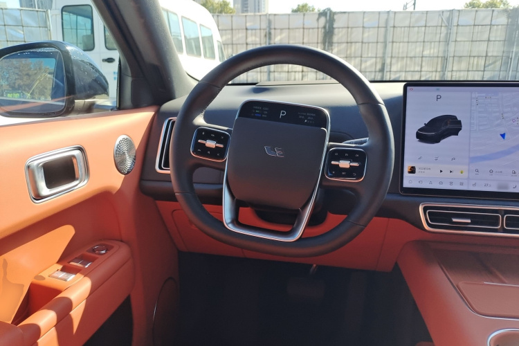 理想汽车 理想L9 2025款 Ultra 智能焕新版中控内饰13