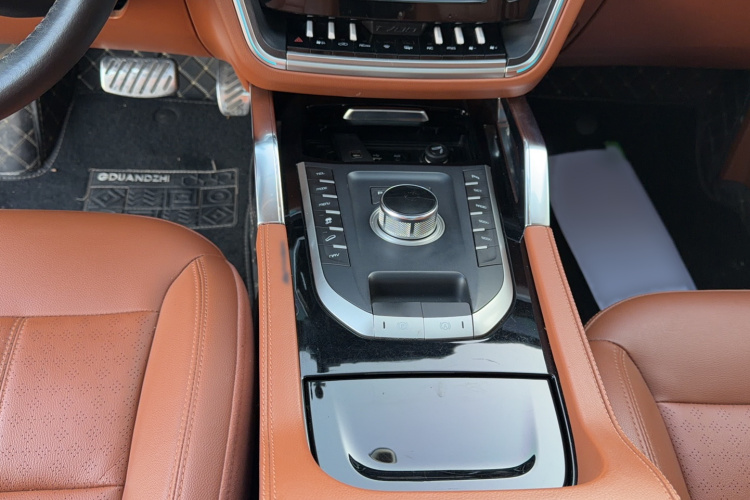 众泰T700 2017款 1.8T 双离合尊享型局部细节18