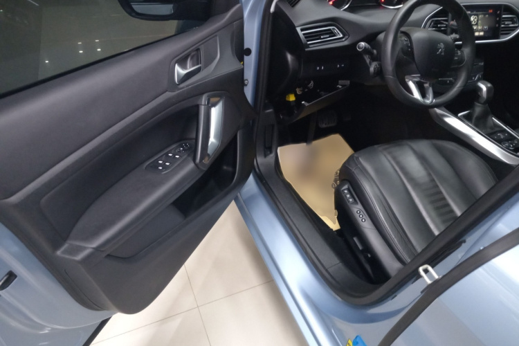 标致308S 2015款 1.6T 自动睿驰版中控内饰7003