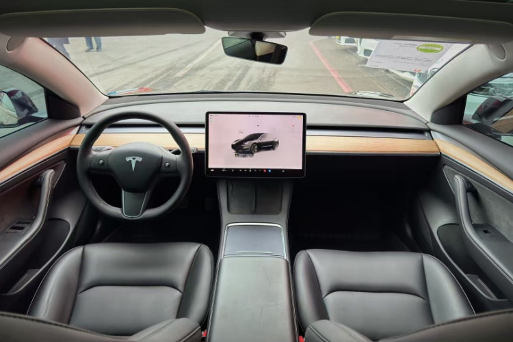 特斯拉 Model 3 2022款 后轮驱动版中控内饰7005