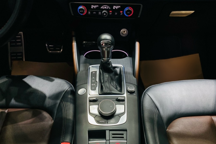 奥迪A3 2020款 Limousine 35 TFSI 风尚型 国VI中控内饰7004