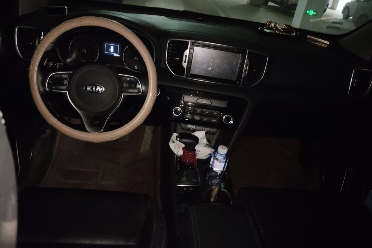 起亚KX5 2016款 2.0L 自动两驱Premium中控内饰7002