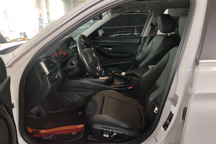 宝马3系 2018款 320Li 时尚型中控内饰19