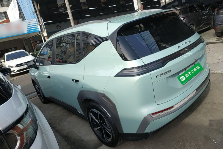 埃安 AION Y 2023款 Plus 510 智领版车身外观4