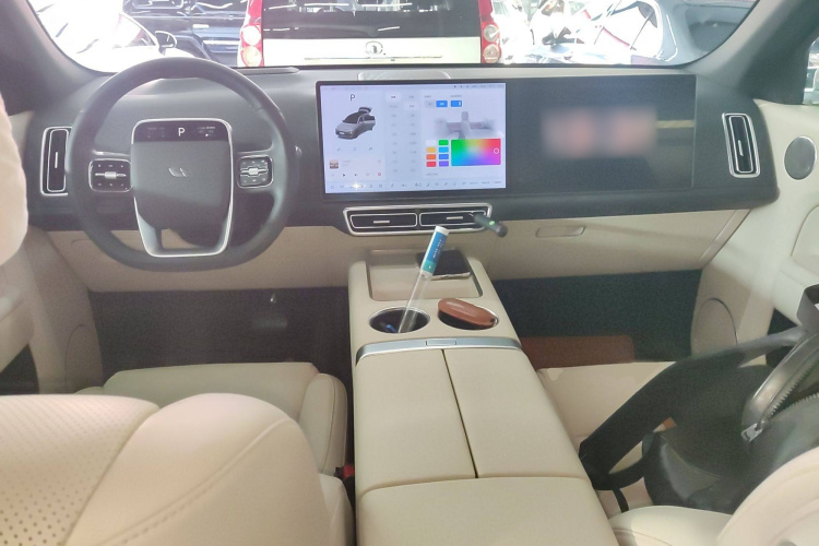 理想汽车 理想L7 2023款 Max中控内饰7002