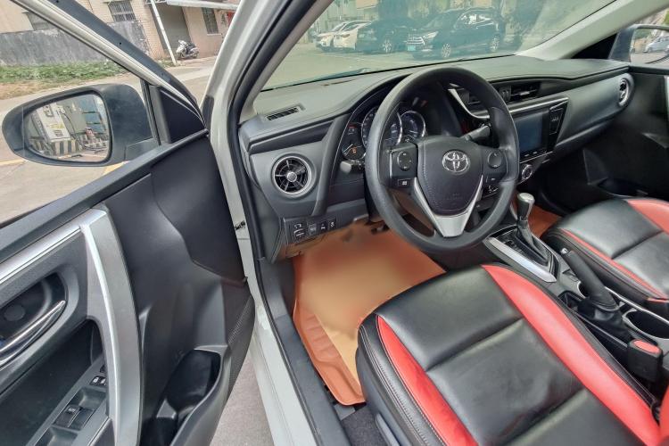 丰田 雷凌 2017款 改款 185T CVT精英版 国VI中控内饰20