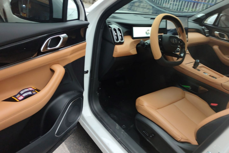 吉利汽车 博越L 2025款 第四代 1.5TD DCT 扬帆中控内饰20