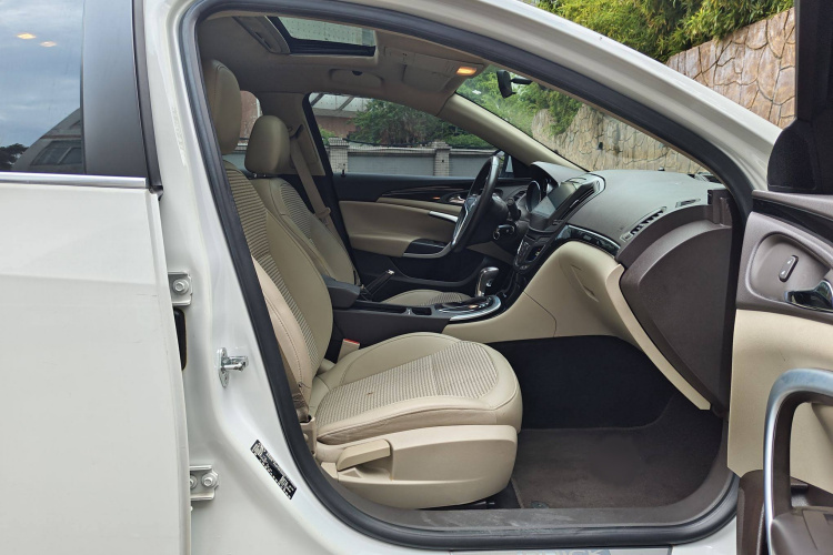 别克 君威 2015款 2.0L 领先时尚型局部细节41