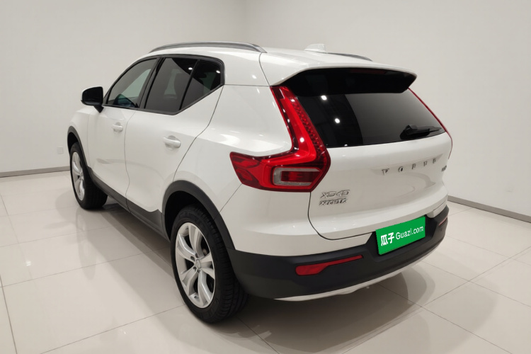 沃尔沃XC40 2022款 T4 四驱智行时尚版车身外观5