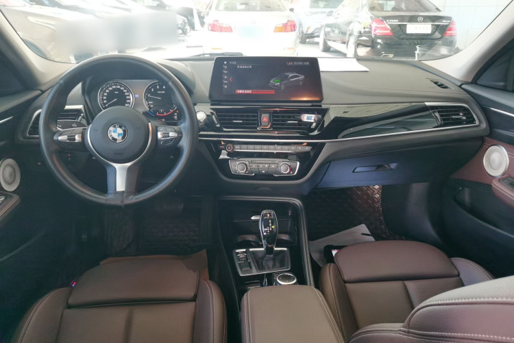 宝马1系 2023款 120i M运动曜夜版中控内饰12