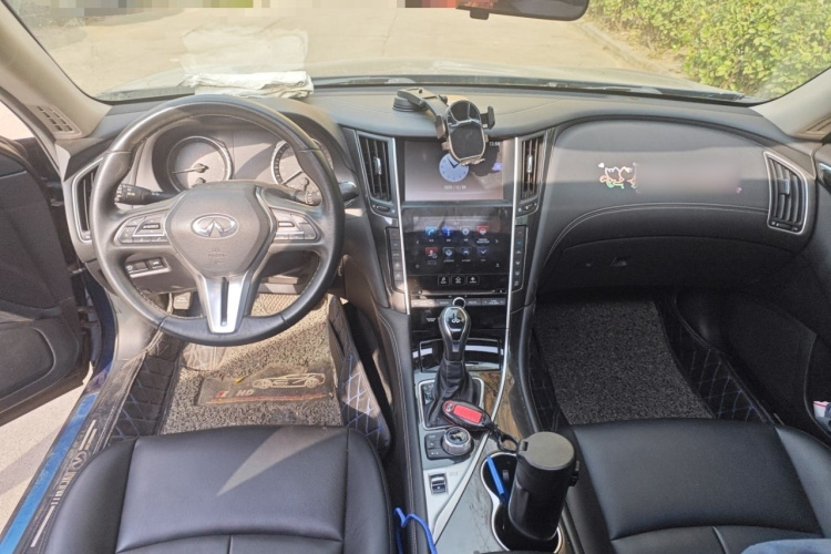 英菲尼迪Q50L 2018款 2.0T 舒适版 国VI中控内饰12
