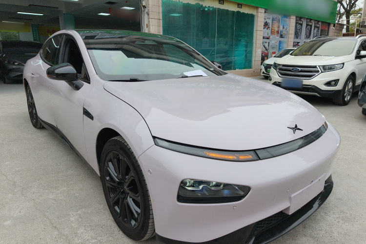 小鹏P7 2021款 670E鹏翼版车身外观3