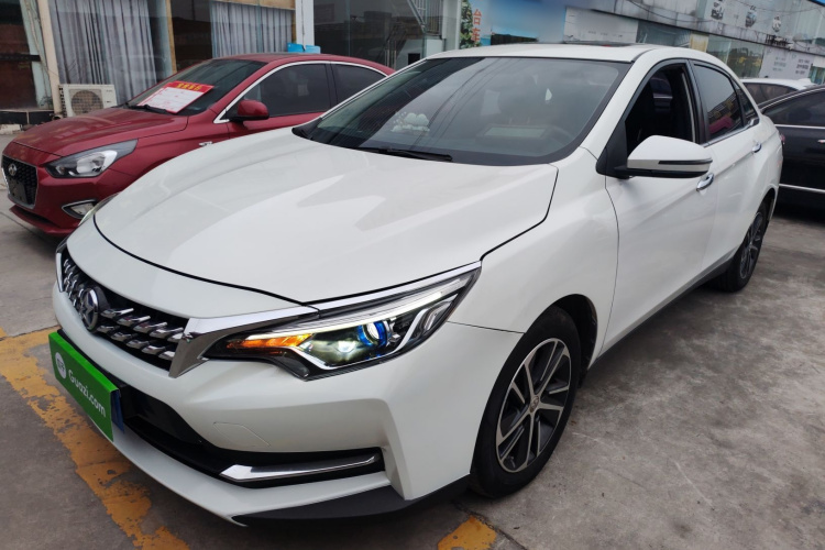 启辰D60 2019款 十万荣耀 1.6L XL 手动辰酷版 国VI车身外观1