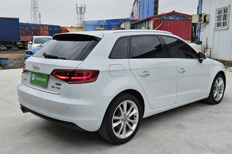 奥迪A3 2016款 Sportback 35 TFSI 风尚型车身外观6007