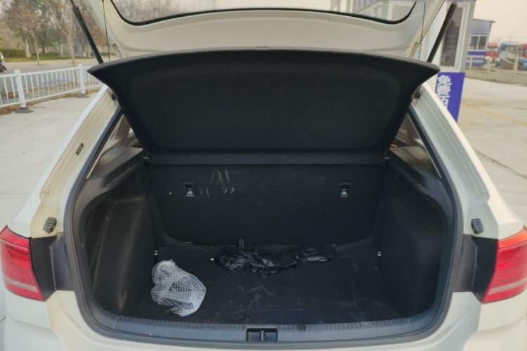 大众 桑塔纳 2017款 浩纳 1.6L 自动风尚版机舱底盘23