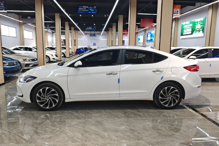 现代 领动 2020款 1.5L CVT智炫·精英型车身外观4