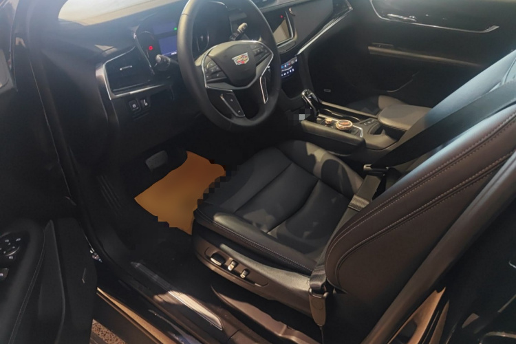 凯迪拉克XT5 2022款 2.0T 四驱豪华型中控内饰19