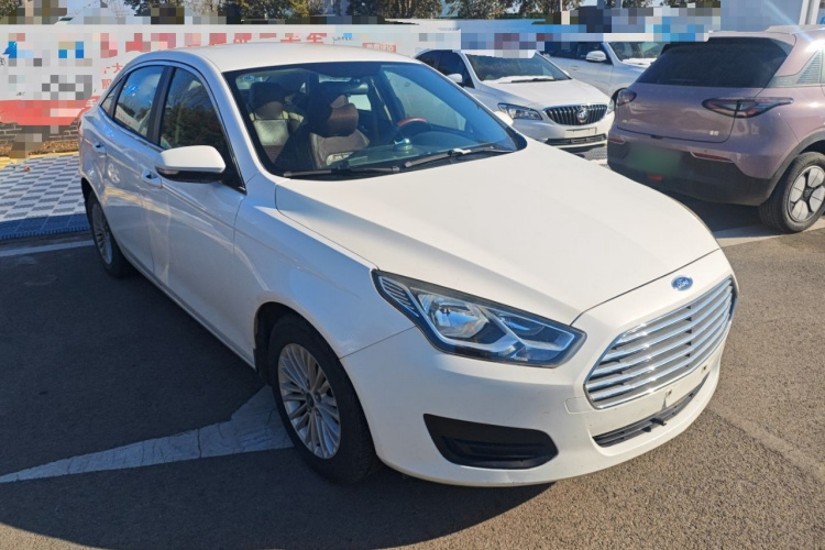 福特 福睿斯 2017款 改款 1.5L 手动舒适型车身外观3