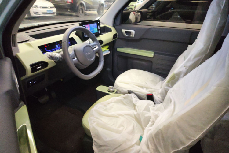 吉利银河 2024款 熊猫mini 200km 耐力熊中控内饰19