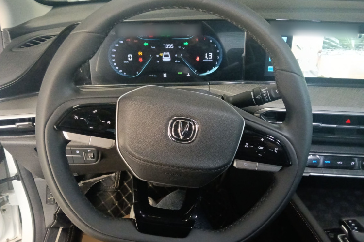 长安 逸动 2024款 PLUS 蓝鲸NE 1.4T GDI DCT高能版中控内饰13