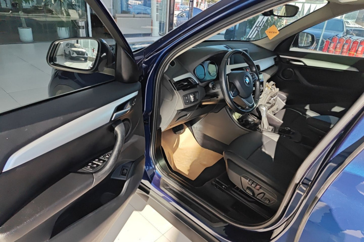 宝马X1 2019款 sDrive20Li 领先型中控内饰7003