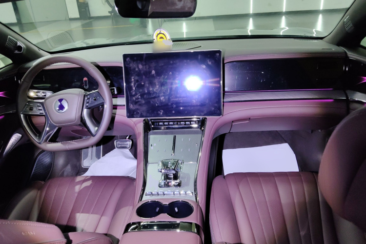 腾势Z9GT 2024款 1100四驱Pro版中控内饰7002