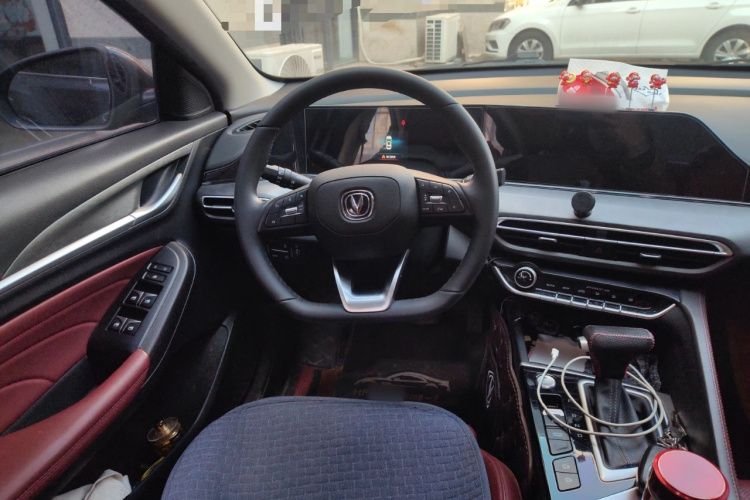 长安 逸动 2021款 PLUS 蓝鲸NE 1.4T GDI DCT尊贵型中控内饰13
