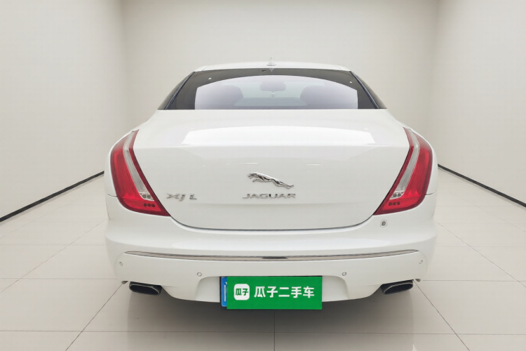捷豹XJ 2014款 XJL 2.0T 两驱典雅商务版车身外观6