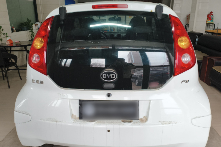 比亚迪F0 2015款 1.0L AMT 铉酷型车身外观6