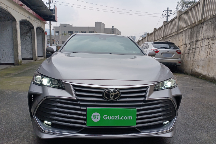 丰田 亚洲龙 2021款 2.5L 豪华版车身外观2