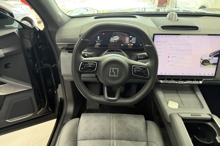 极氪7X 2025款 75kWh 后驱智驾版局部细节13