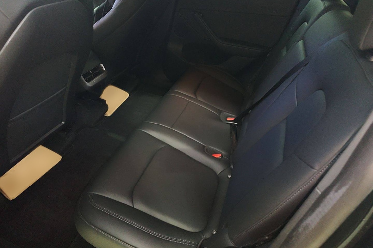 特斯拉 Model Y 2022款 改款 后轮驱动版中控内饰7004