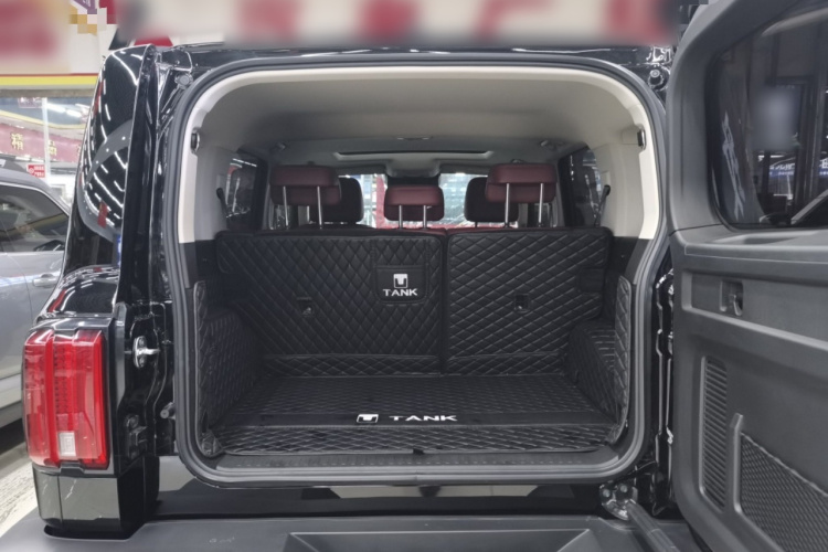 坦克300 2024款 2.0T 征服者机舱底盘23