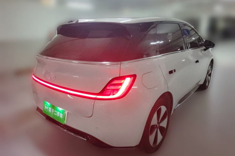 宝骏云朵 2023款 460 Max 灵犀版车身外观7