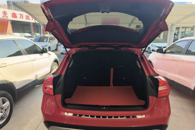 奔驰GLA 2015款 GLA 200 时尚型机舱底盘23