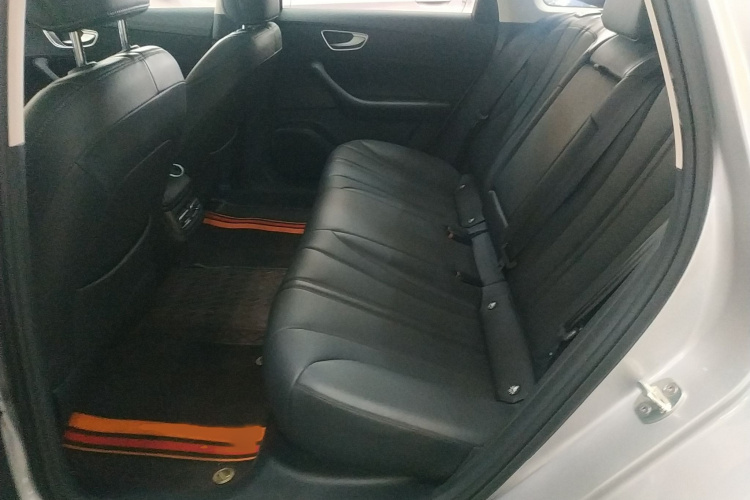 荣威D7 2025款 DMH 125km 世界冠军卓越版中控内饰7004