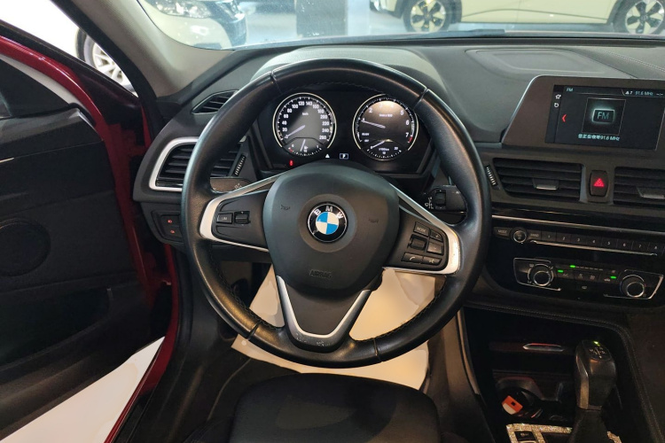 宝马1系 2018款 118i 运动型中控内饰13