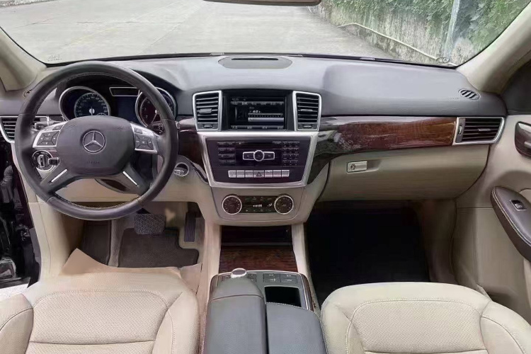 奔驰M级 2014款 ML 400 4MATIC动感型中控内饰7001