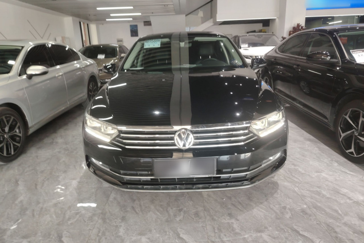 大众 迈腾 2017款 330TSI DSG 豪华型车身外观2