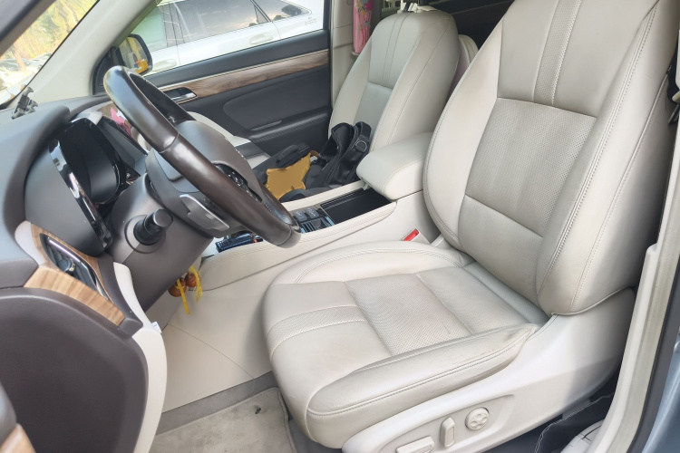 广汽传祺 传祺GS8 2017款 320T 两驱豪华智联版（七座）局部细节19