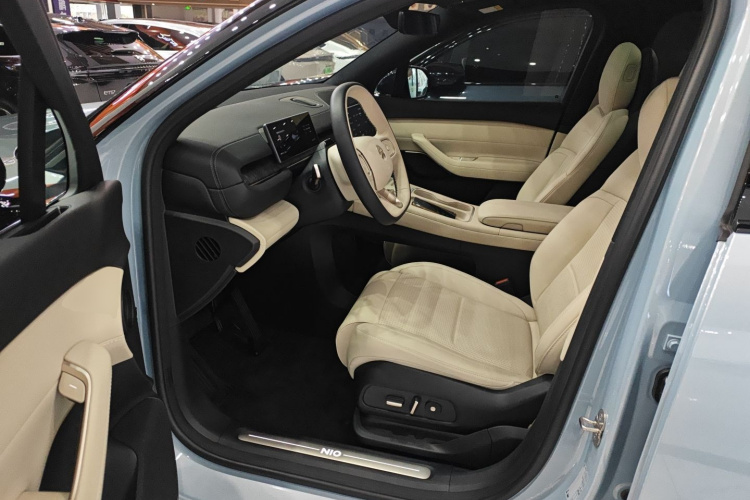 蔚来ES6 2024款 75kWh中控内饰19