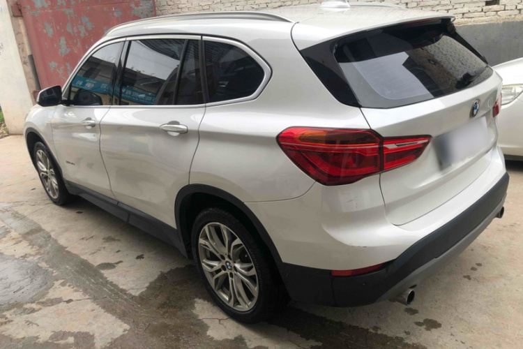 宝马X1 2018款 sDrive20Li 领先型车身外观6004