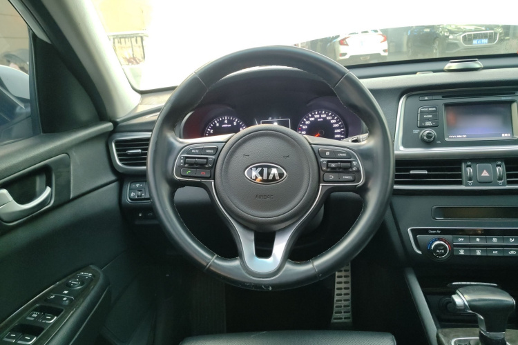 起亚K5 2017款 2.0L 自动15周年特别版LUX中控内饰13