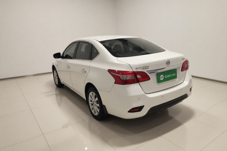 日产 轩逸 2022款 经典 1.6XL CVT豪华版车身外观5