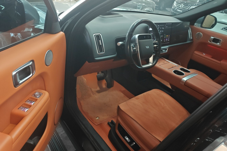 理想汽车 理想L9 2022款 Max中控内饰20