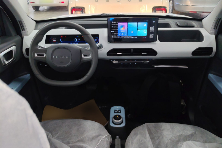 吉利银河 2024款 熊猫mini 200km 耐力熊中控内饰7002